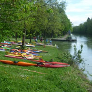 Die Boote waten