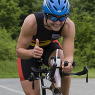 Lisa Teichert schon beim Radfahren siegessicher