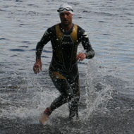 David Kunderer als Zweiter aus dem Wasser